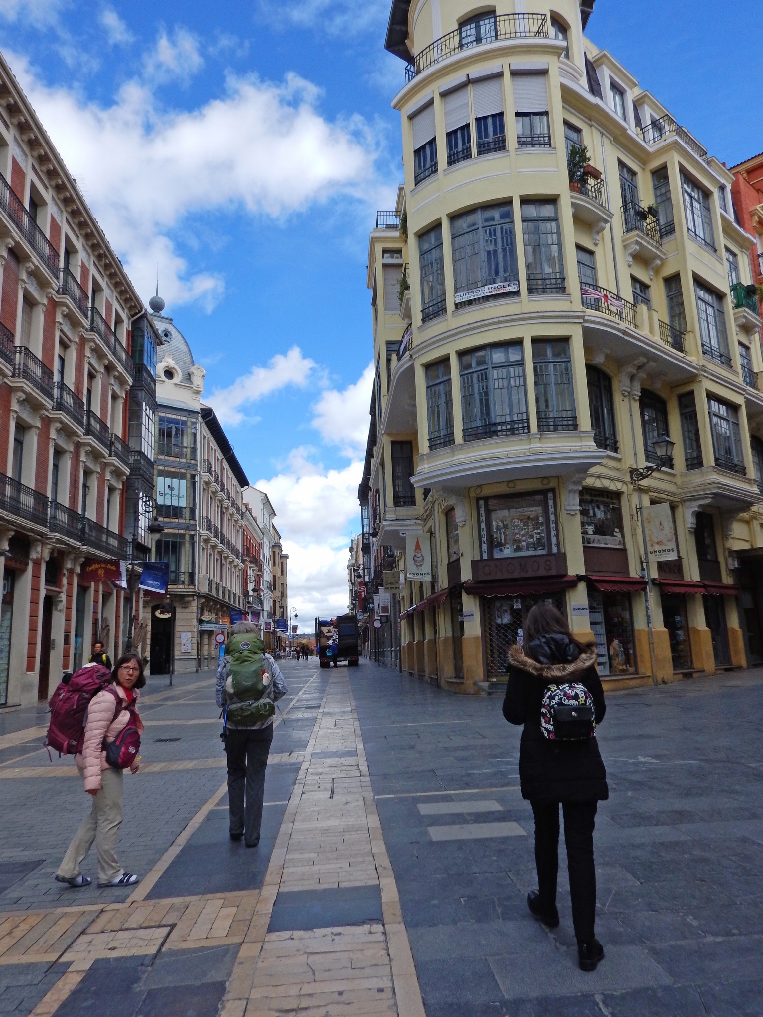 119 Arrival to Big City Leon